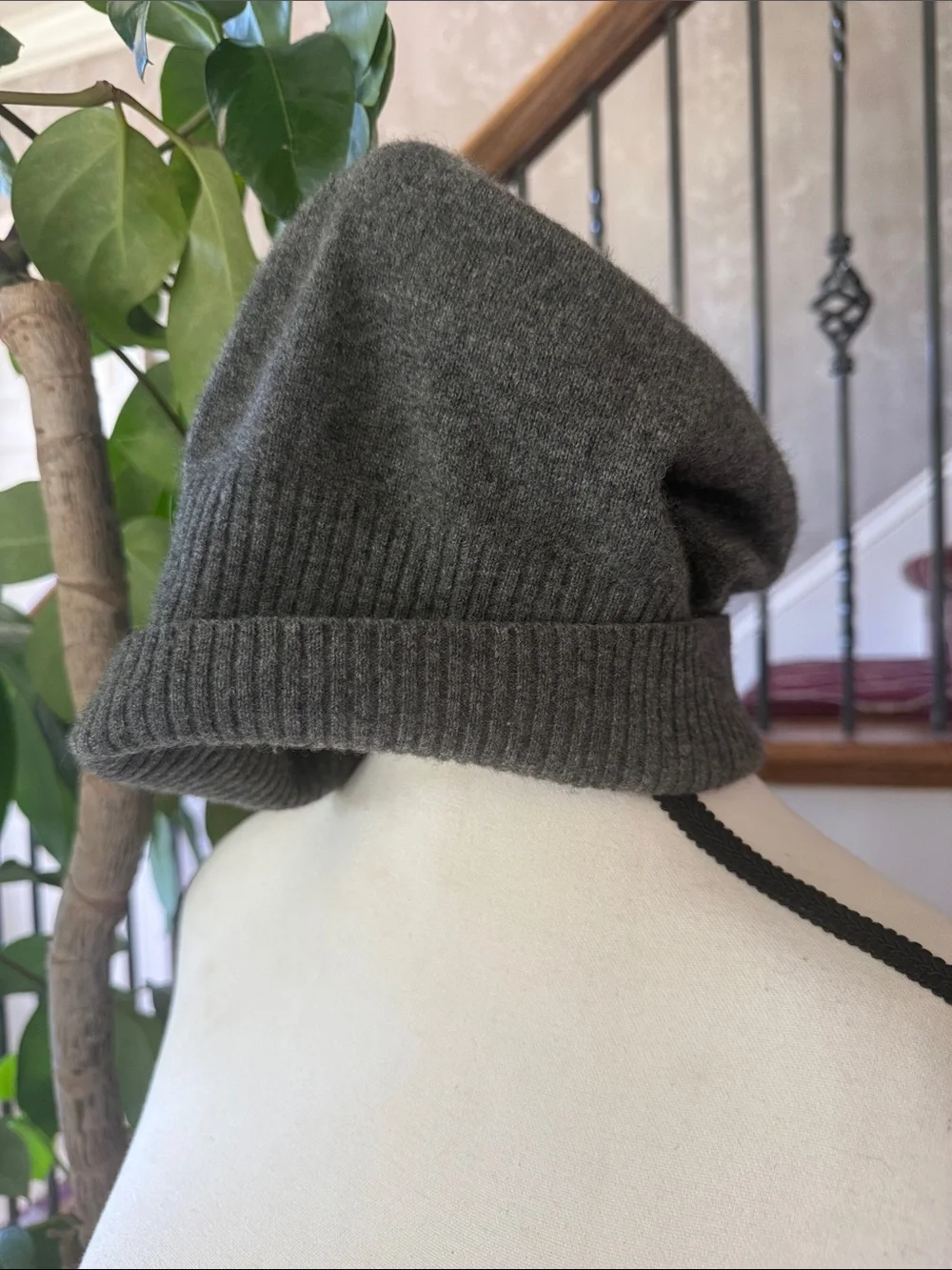 GARNET HILL 100% cashmere ribbed beanie good condition gray